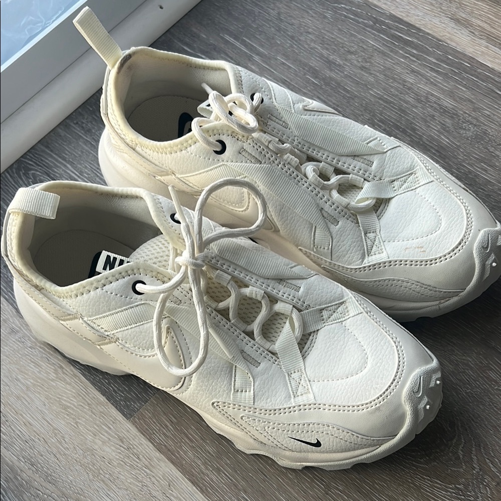 Nike Cream Sneakers